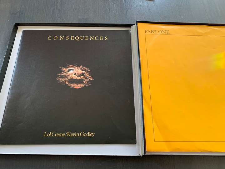 Dutch promo box open