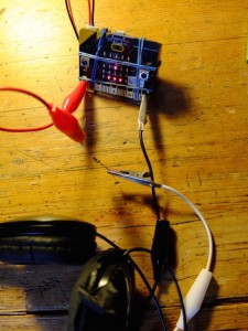 Microbit headphones Microbit attached to headphones via 3K ohm resistor
